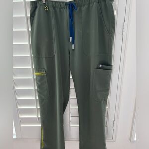 Figs Men's Green Cargo Pants